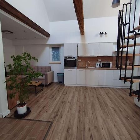 Apartman Loft Parnica Bagian luar foto