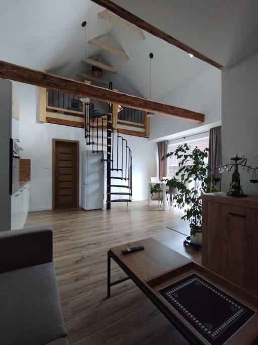 Apartman Loft Parnica Bagian luar foto