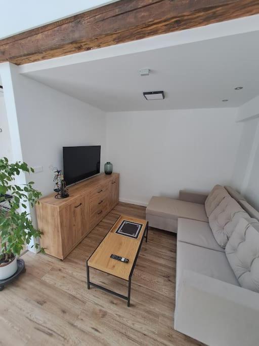 Apartman Loft Parnica Bagian luar foto